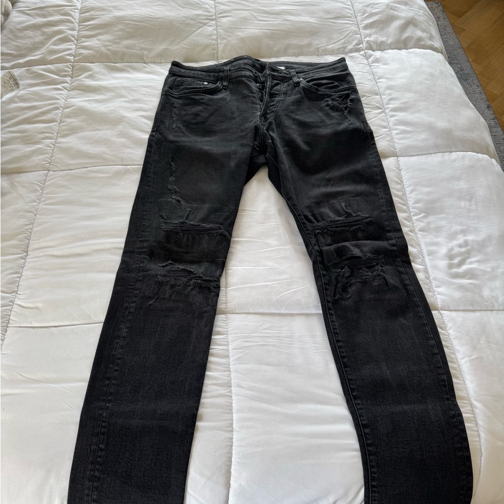 Great condition, black skinny jeans
From H&M size 36 made in turkey